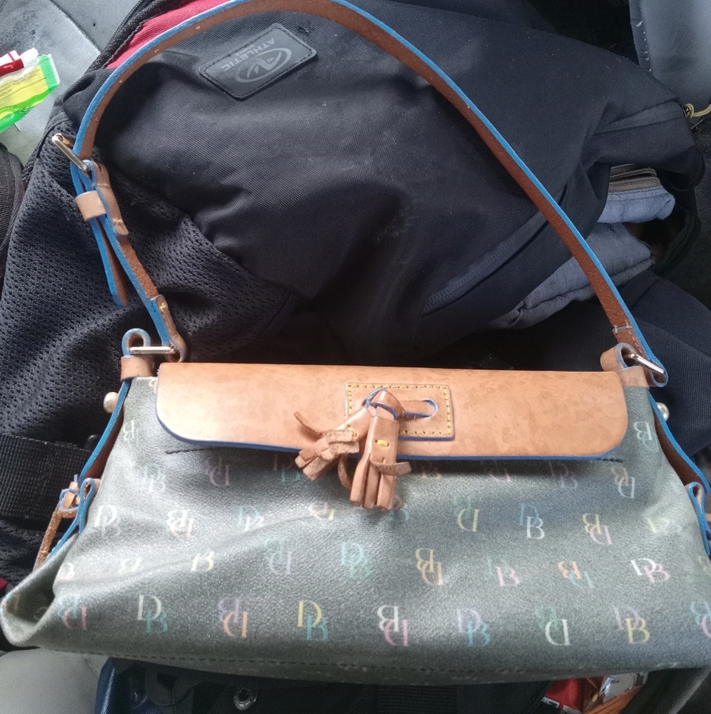 Dooney & Bourke handbag, authentic original and in excellent condition.